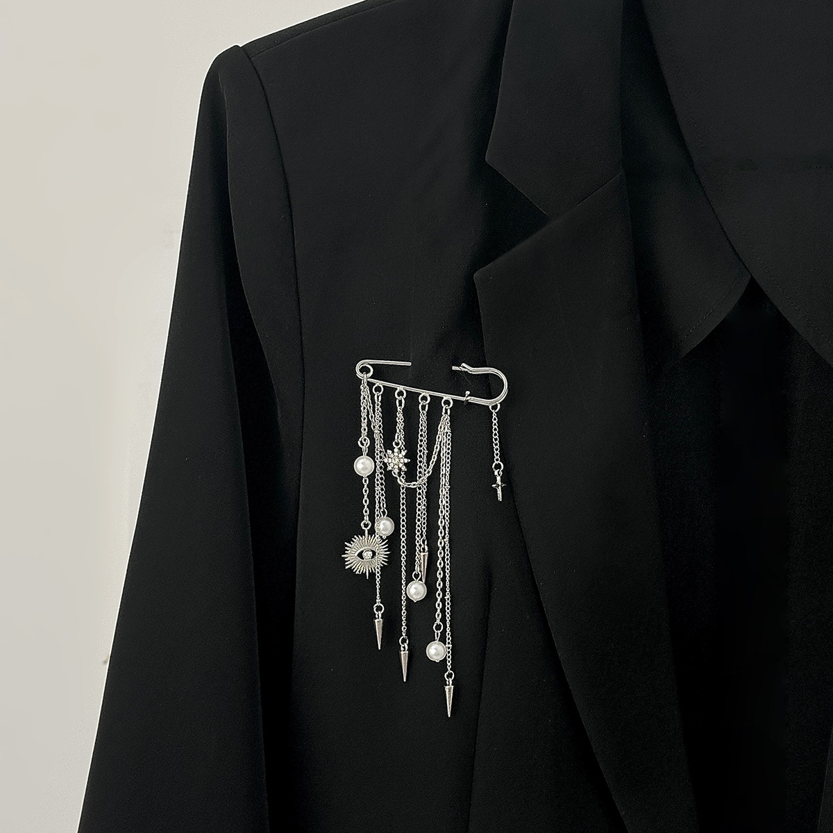Women'S Accessories For Formal Wear - Imitation Pearl Brooch Elegant Rivet Brooch