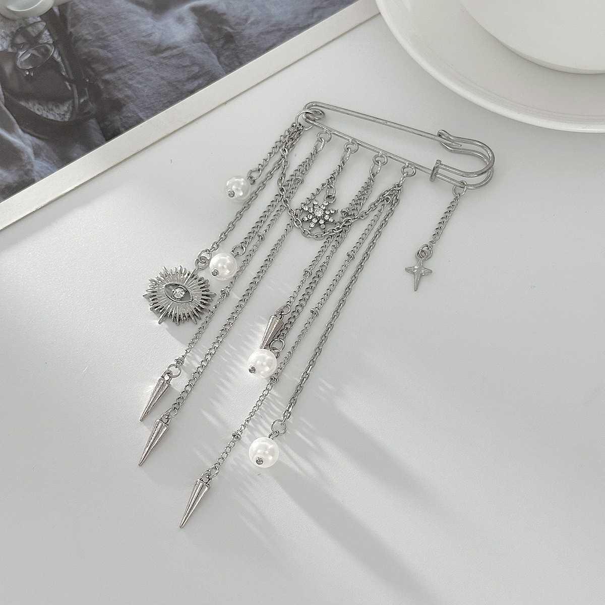 Imitation Pearl Brooch Elegant - Women'S Accessories For Formal Wear ulasan dan harga