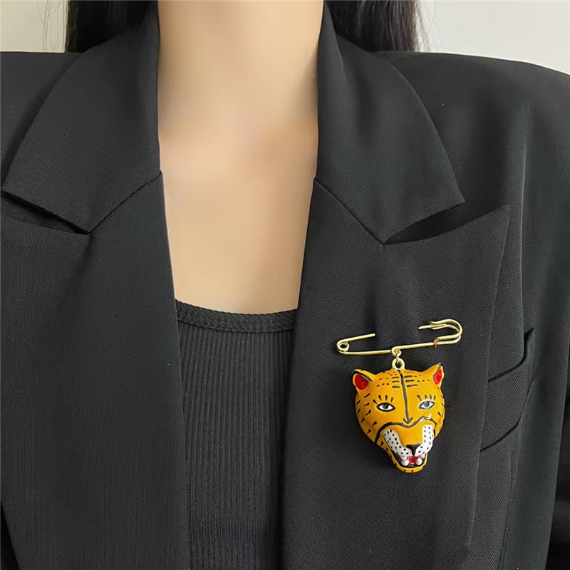 Elegant Enamel Tiger Brooch Pi - Women'S Accessories For Formal Wear ulasan dan harga